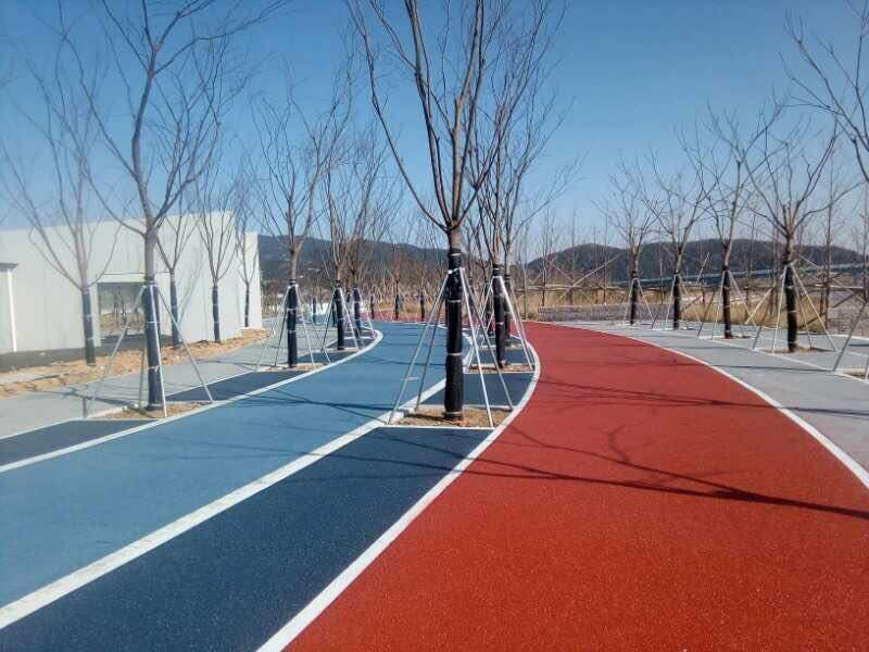 「彩色透水混凝土」彩色透水混凝土与透水砖哪种透水铺装更实用